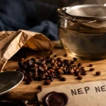 Nep nep : graines brunes et poudre, préparation avec précautions