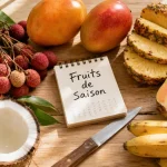 fruit madagascar : litchi, mangue, ananas et papaye sur table