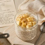 Verrine tapioca lait de coco, perles fondantes à la banane, lait coco et sésame