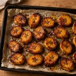 Banane plantain au four fondantes, rondelles rôties caramelisées